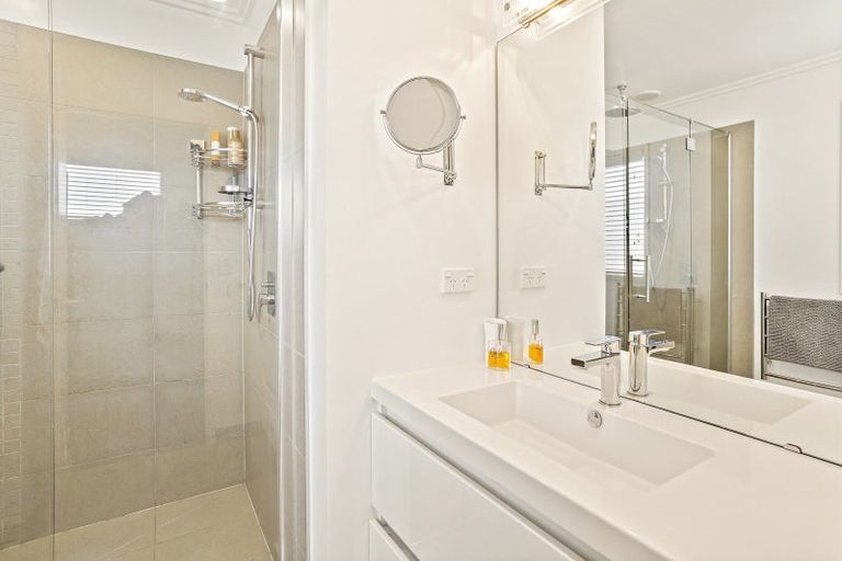 Photo of property in 14 Kelly Place, Whitianga, 3510