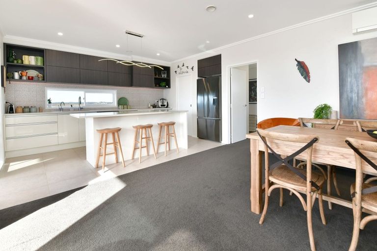 Photo of property in 36 Manhattan Rise, Orewa, 0931