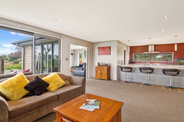 Photo of property in 28 Springwater Avenue, Northwood, Christchurch, 8051