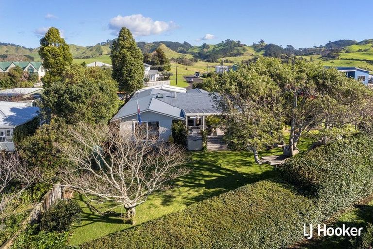 Photo of property in 21 The Crescent, Waihi Beach, 3611