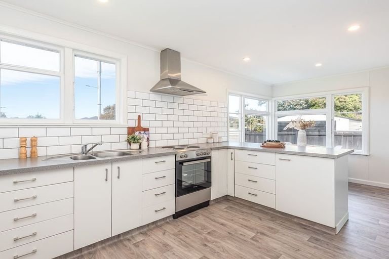 Photo of property in 329 Wainoni Road, Avondale, Christchurch, 8061