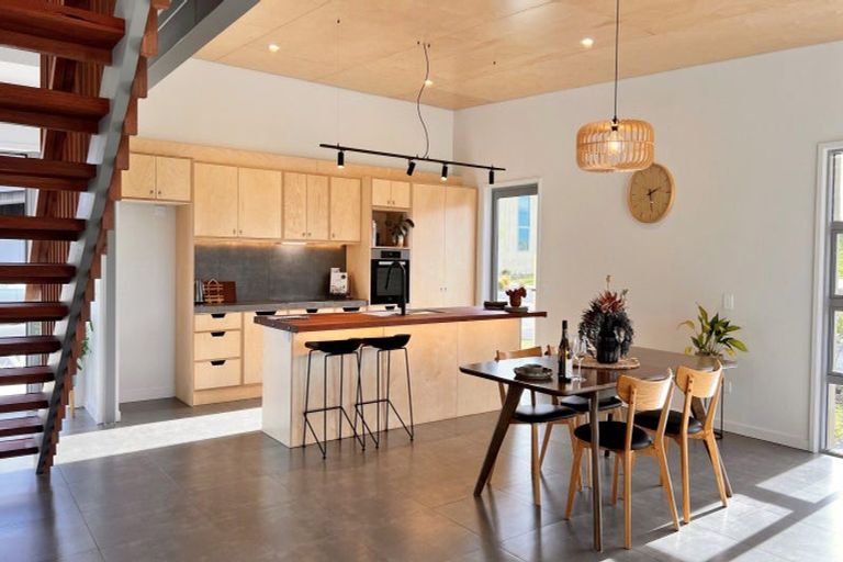 Photo of property in 4 Mirek Street, Waikanae, 5036