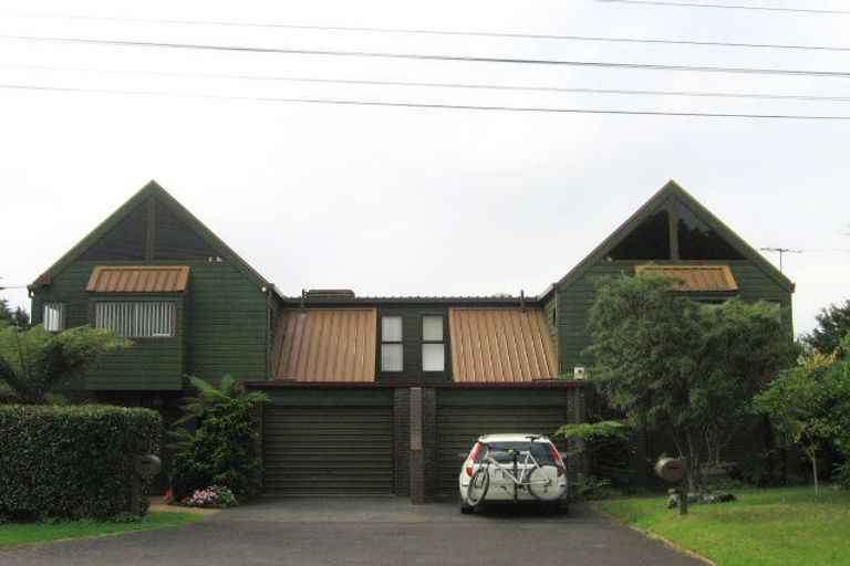 Photo of property in 90 Pleasant Road, Titirangi, Auckland, 0604