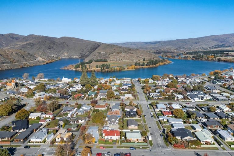 Photo of property in 22 Molyneux Avenue, Cromwell, 9310