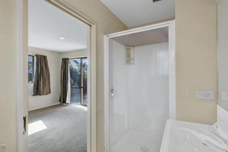 Photo of property in 1 Roche Avenue, Upper Riccarton, Christchurch, 8041
