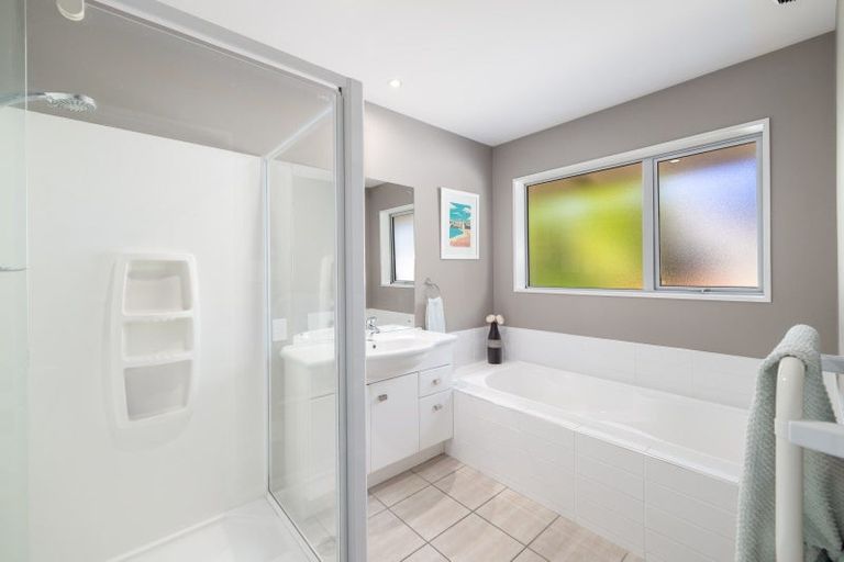 Photo of property in 15 Cairnbrae Drive, Prebbleton, 7604