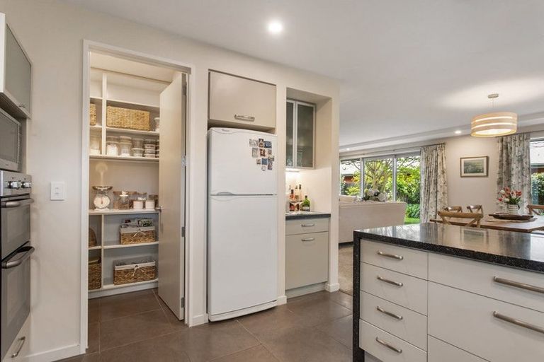 Photo of property in 112 Englefield Road, Northwood, Christchurch, 8051