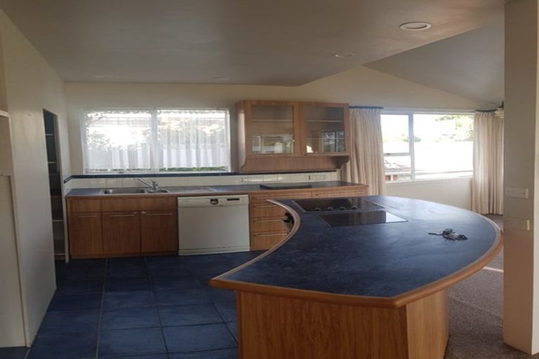 Photo of property in 23 Glamorgan Drive, Torbay, Auckland, 0630