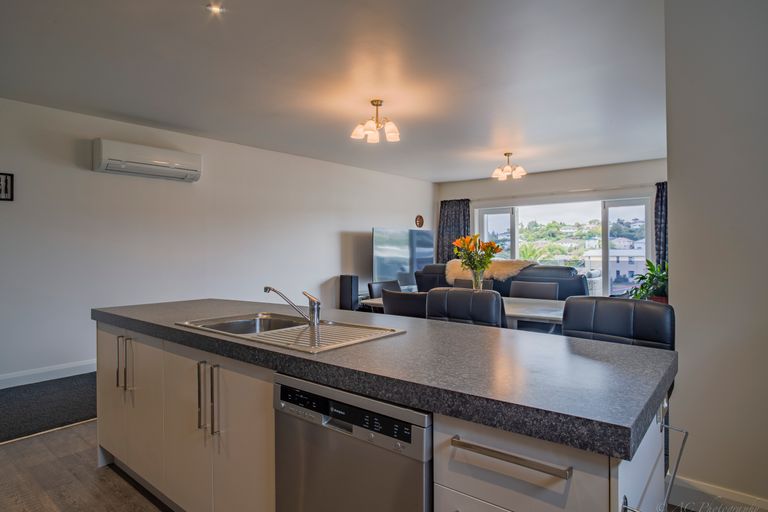 Photo of property in 16 Grasmere Street, Waimataitai, Timaru, 7910