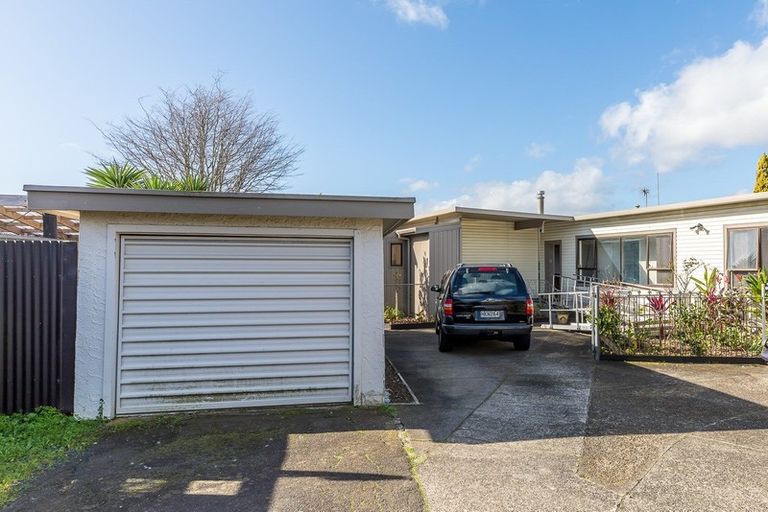 Photo of property in 2/40 Churchill Avenue, Manurewa, Auckland, 2102