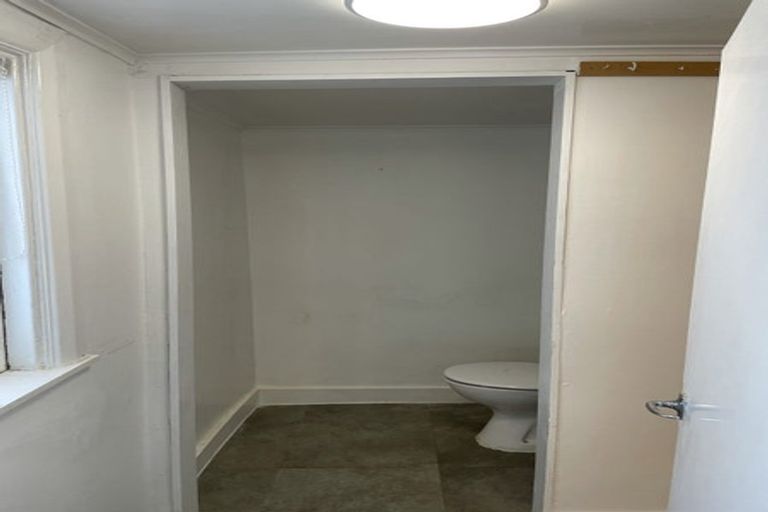 Photo of property in 1/12 Bidwill Street, Mount Cook, Wellington, 6021