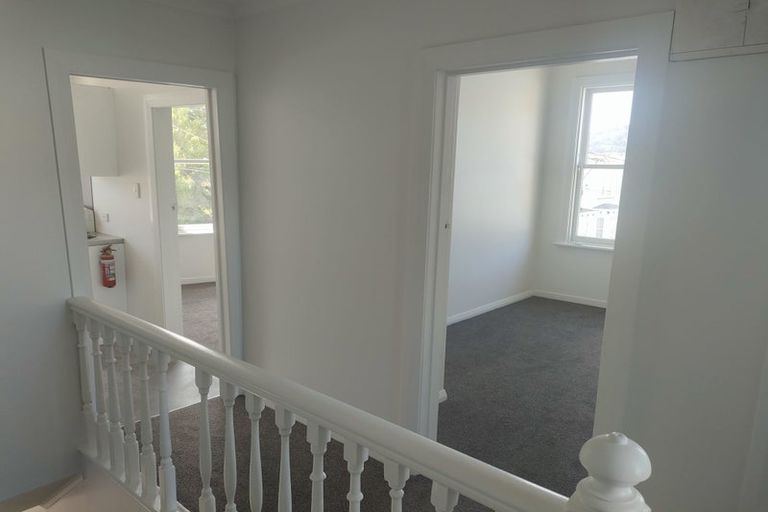 Photo of property in 142 Tasman Street, Mount Cook, Wellington, 6021