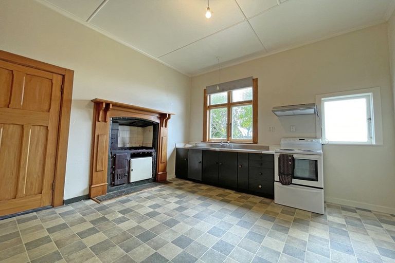 Photo of property in 10 Limbrick Street, Terrace End, Palmerston North, 4410