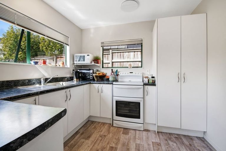 Photo of property in 68 Matija Place, Red Beach, 0932