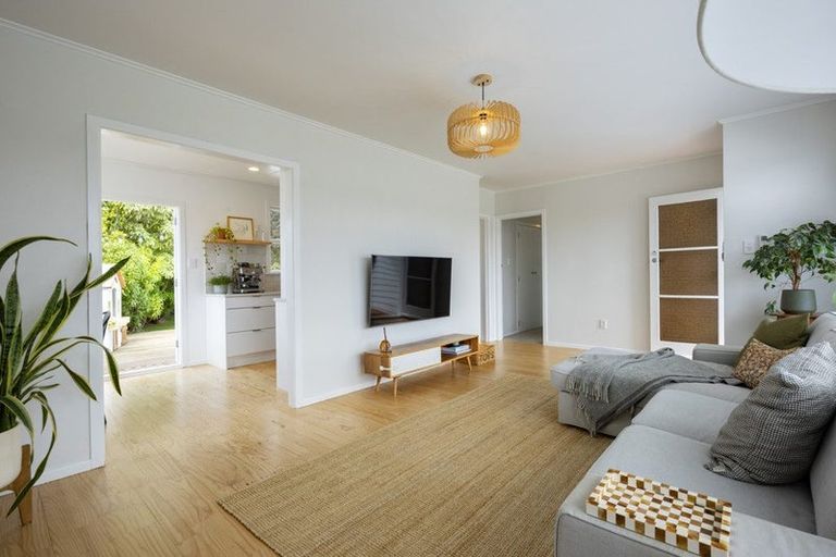 Photo of property in 8 Brennan Avenue, Te Atatu Peninsula, Auckland, 0610