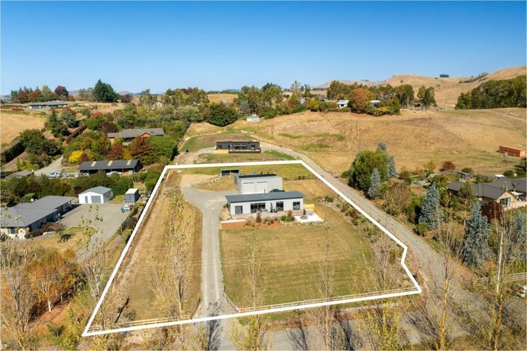 Photo of property in 81 Kyle Road, Waipukurau, 4281