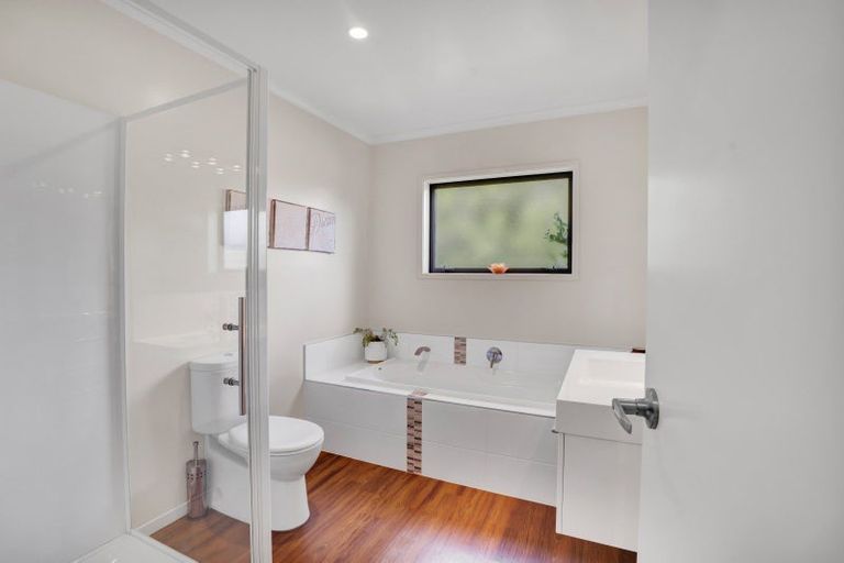 Photo of property in 88 Te Arei Road East, Lepperton, New Plymouth, 4373