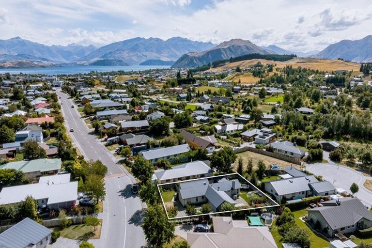 Photo of property in 86 Mount Iron Drive, Wanaka, 9305