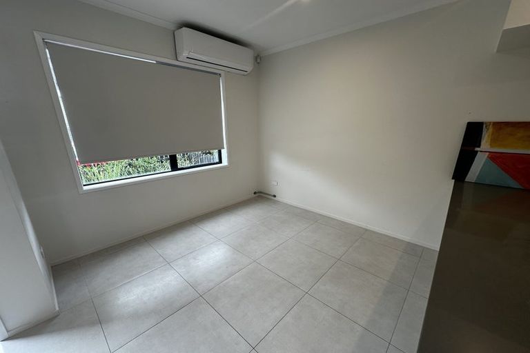 Photo of property in 4 Malcolm Calder Road, Hobsonville, Auckland, 0616