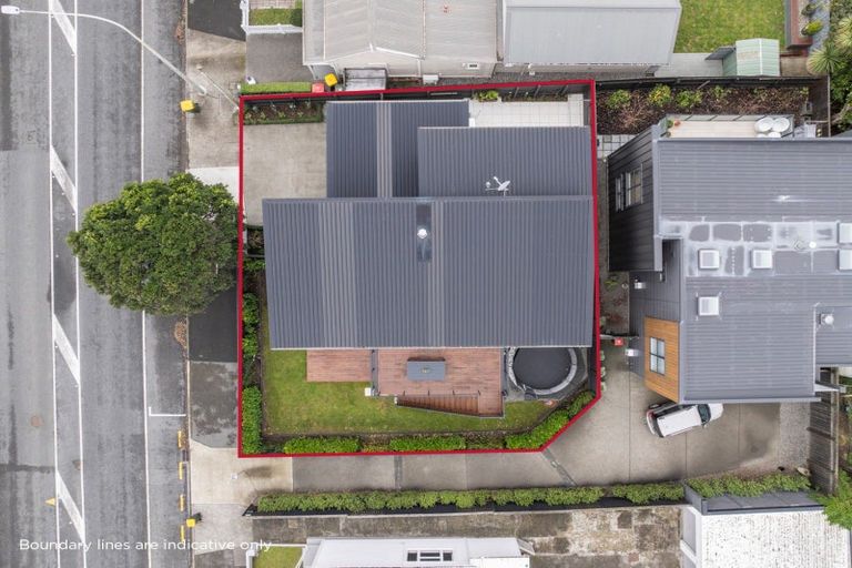 Photo of property in 16 Cuba Street, Petone, Lower Hutt, 5012