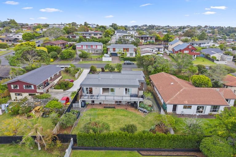 Photo of property in 5 Stapleford Crescent, Browns Bay, Auckland, 0630