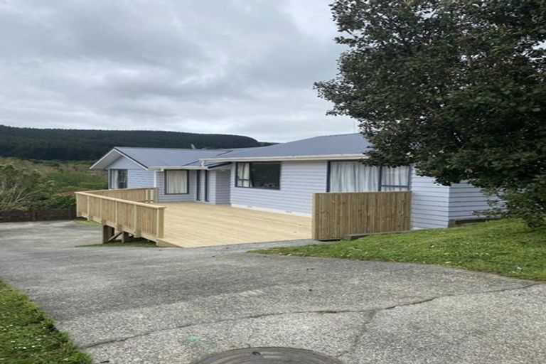 Photo of property in 110 Taylor Terrace, Tawa, Wellington, 5028
