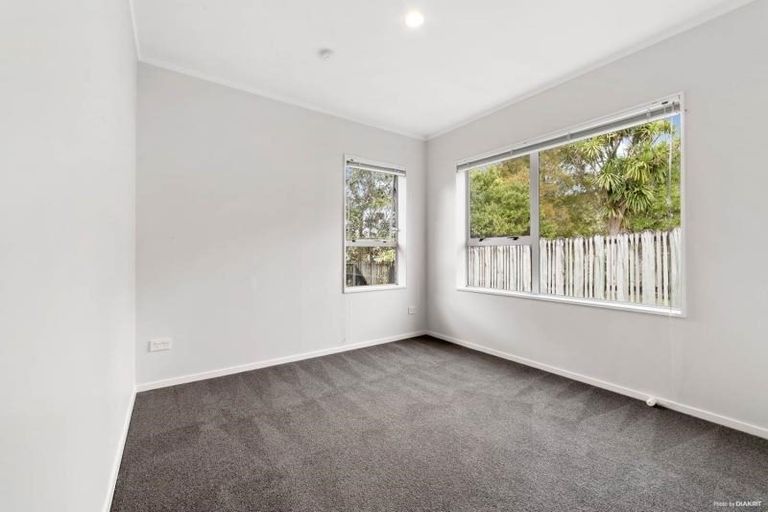 Photo of property in 11 Owl Court, Unsworth Heights, Auckland, 0632