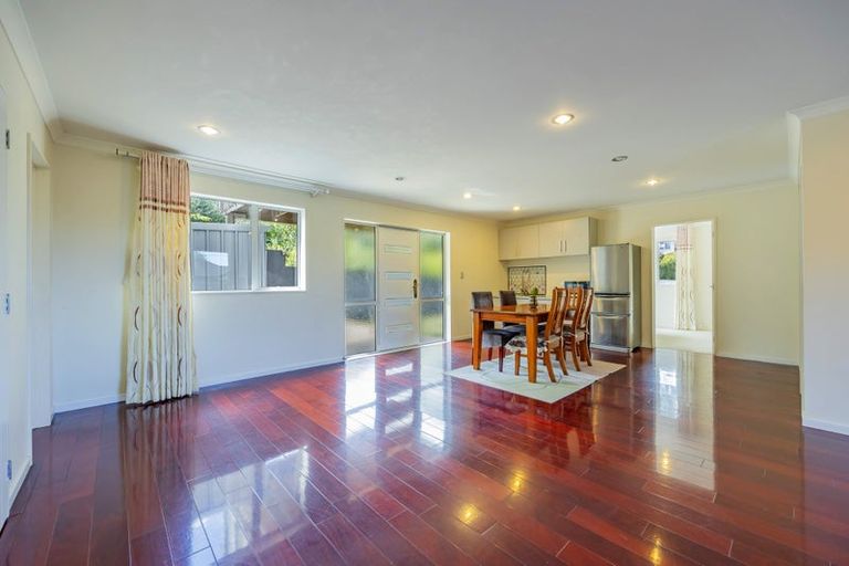 Photo of property in 22 Merriefield Avenue, Forrest Hill, Auckland, 0620