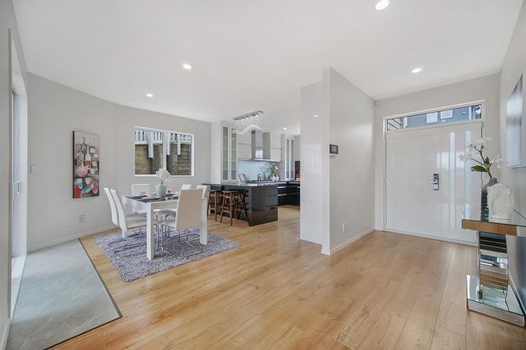 Photo of property in 116 Keri Vista Rise, Papakura, 2110