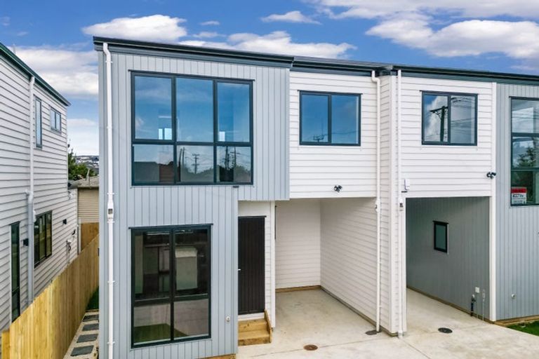 Photo of property in 180 Clevedon Road, Papakura, 2110