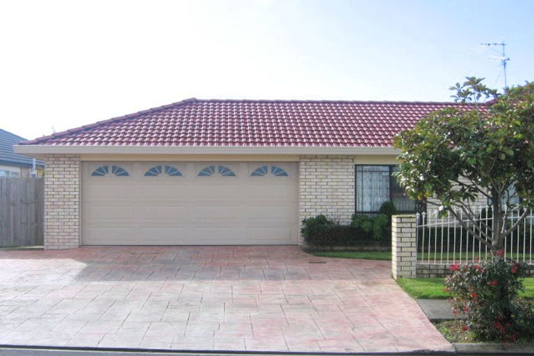 Photo of property in 1 Beragh Place, East Tamaki, Auckland, 2016