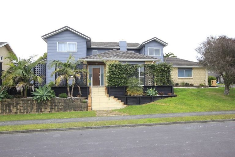 Photo of property in 15 Newbury Place, Schnapper Rock, Auckland, 0632