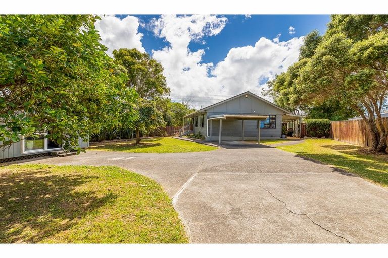 Photo of property in 7 Imperial Place, Henderson, Auckland, 0612