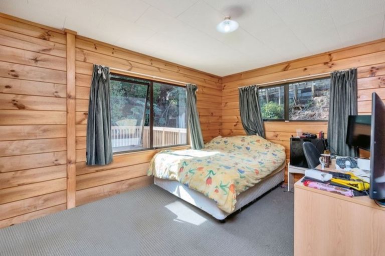 Photo of property in 10a Halberg Street, Glenfield, Auckland, 0629