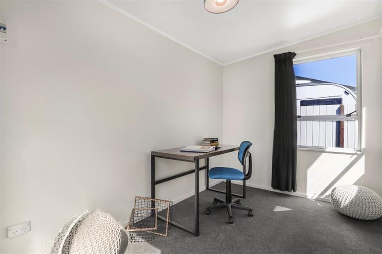 Photo of property in 1/60 Racecourse Road, Waiuku, 2123