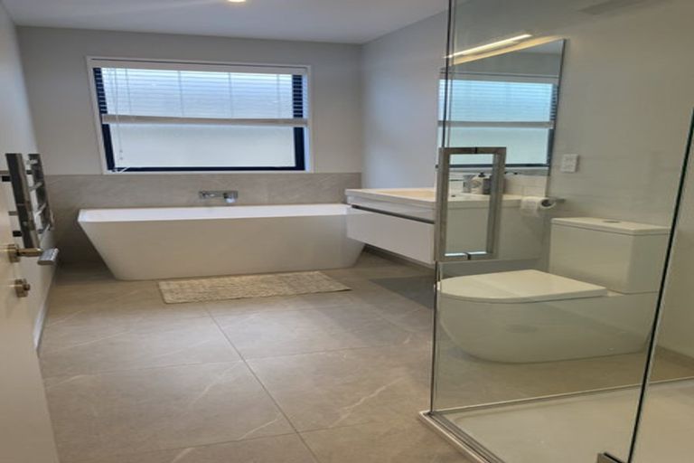 Photo of property in 32 Kiekie Road, Casebrook, 8051