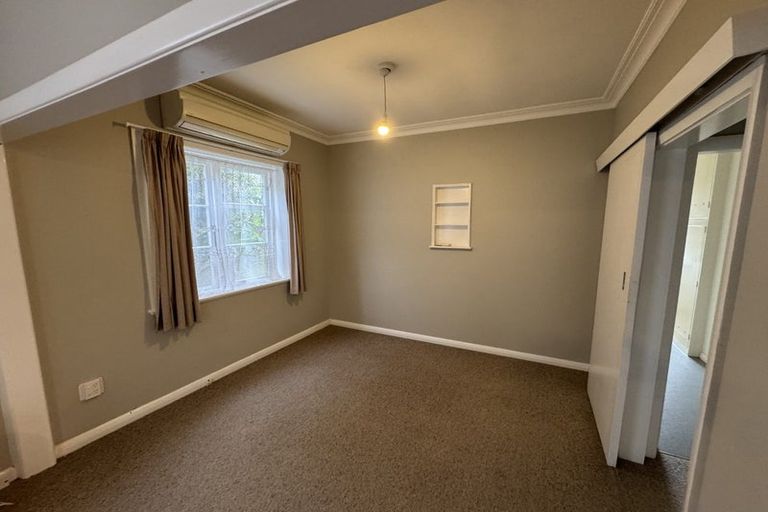 Photo of property in 40 Sunshine Avenue, Karori, Wellington, 6012