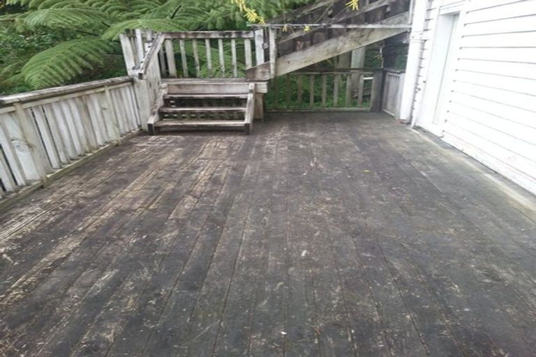 Photo of property in 18 Garden Road, Northland, Wellington, 6012