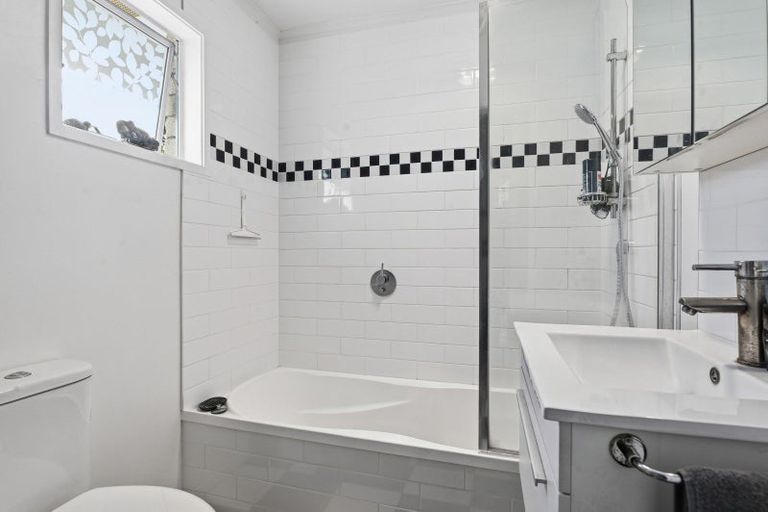 Photo of property in 27a Barron Crescent, Fenton Park, Rotorua, 3010