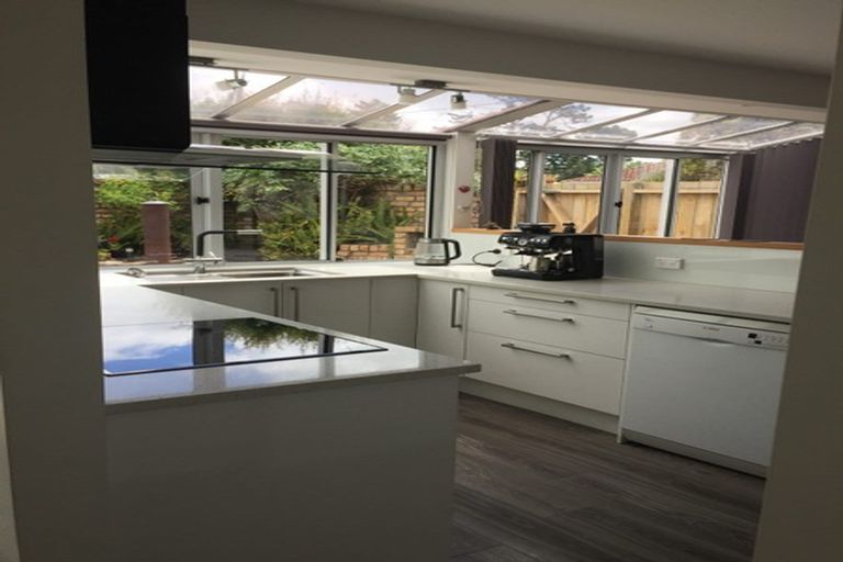 Photo of property in 57 Fairmount Road, Titirangi, Auckland, 0604