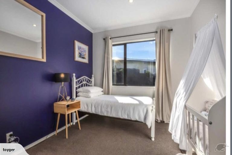Photo of property in 6 Montego Place, Grenada Village, Wellington, 6037