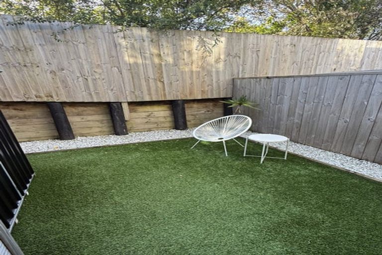 Photo of property in 5/24 Kelwyn Road, Kelston, Auckland, 0602