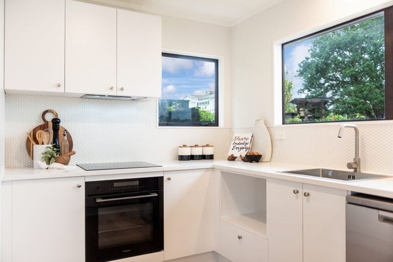 Photo of property in 8 Hague Place, Birkenhead, Auckland, 0626