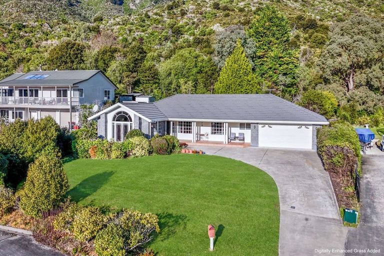 Photo of property in 22 Rimu Terrace, Waikawa, Picton, 7220