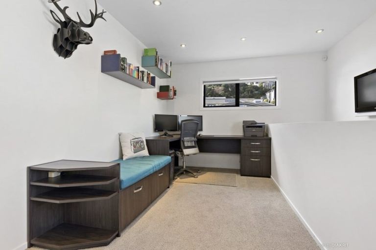 Photo of property in 22 Cresswell Place, Johnsonville, Wellington, 6037