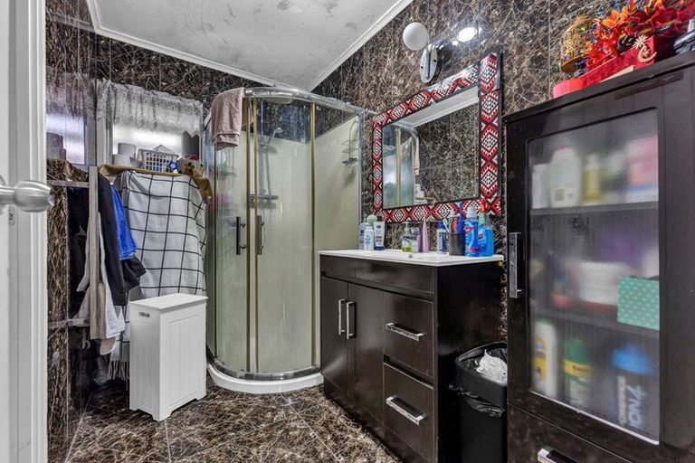 Photo of property in 31 Redwood Drive, Massey, Auckland, 0614