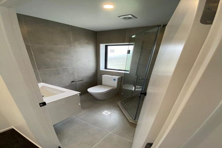 Photo of property in 2/143 Portage Road, New Lynn, Auckland, 0600