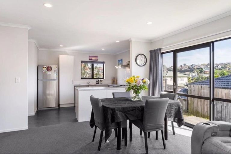 Photo of property in 68 Claverdon Drive, Massey, Auckland, 0614