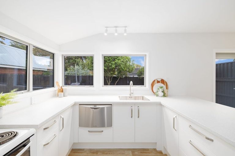 Photo of property in 1/5 Hythe Lane, Saint Martins, Christchurch, 8022