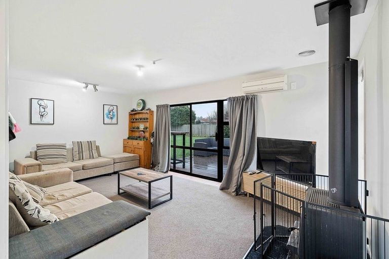 Photo of property in 16 Torlesse Crescent, Darfield, 7510